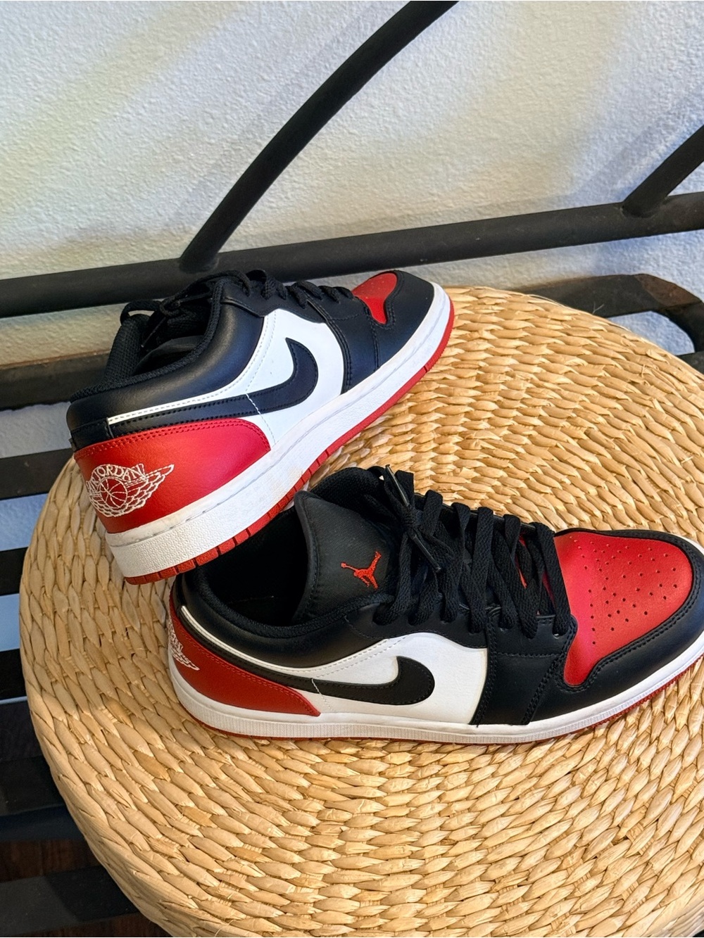 Nike Air Jordan 1 Low Black Toe Gym Red Men’s Size 8.5 - Picture 2 of 4